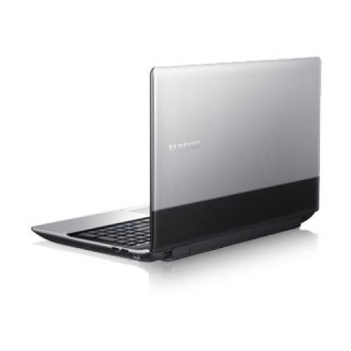 15,6  Ezüst notebook LEDHD, i3-2350, 4GB, 750GB, GF 520MX 1GB, DOS, BT3, CAM, 6 fotó, illusztráció : NP300E5Z-S07HU